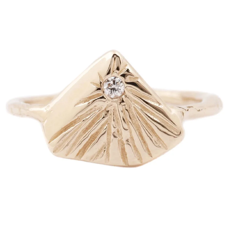 Star Pyramid Ring