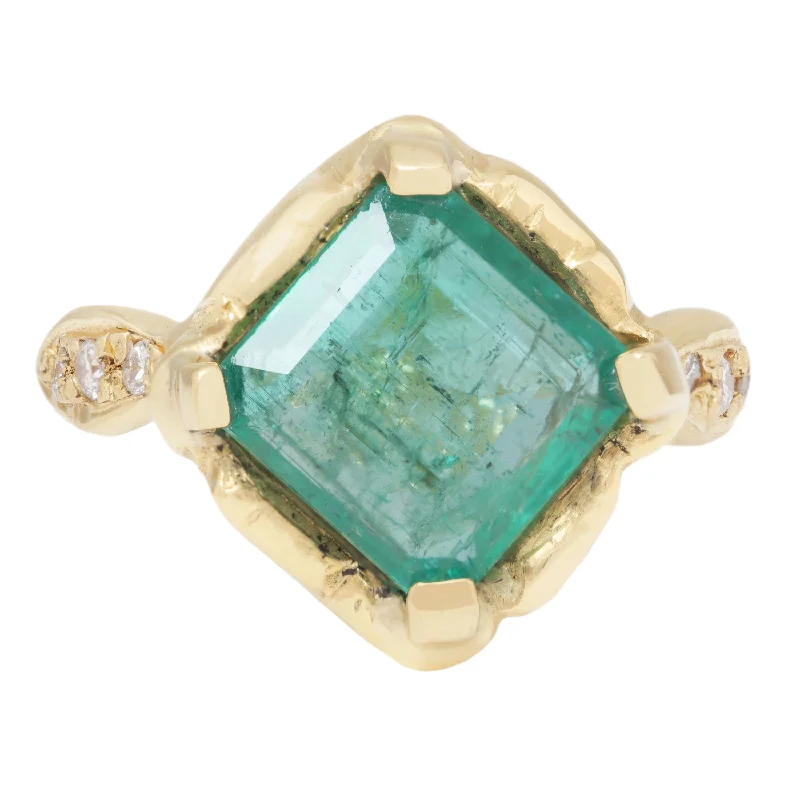 Enchanted Emerald Shield Ring