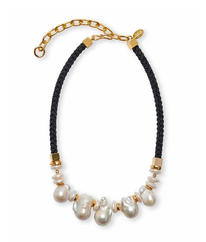 Dainty Crystal Necklace-Plaza Pearl Collar