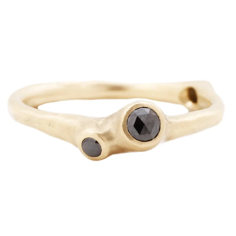 Black Diamond Barnacle Ring