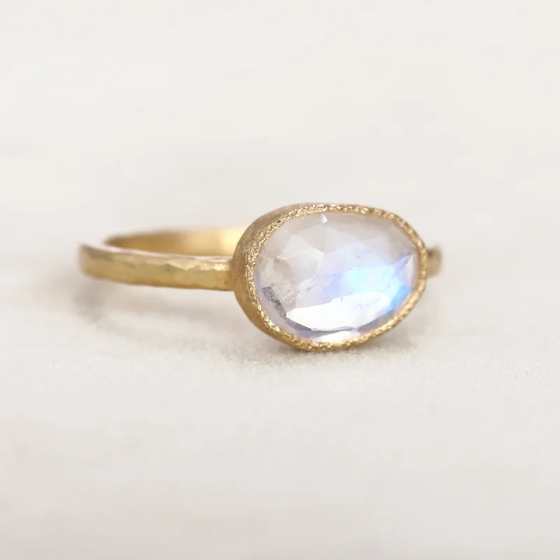 1.61ct Moonstone ring