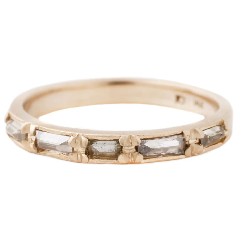 Inverted Diamond Baguette Band