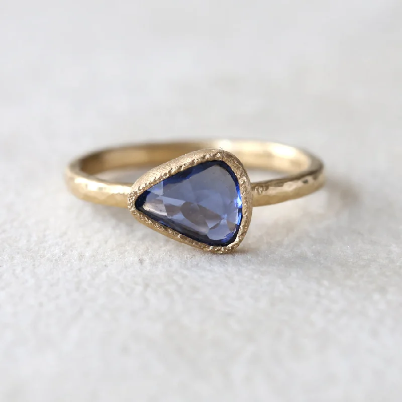 1.166ct blue sapphire Ring